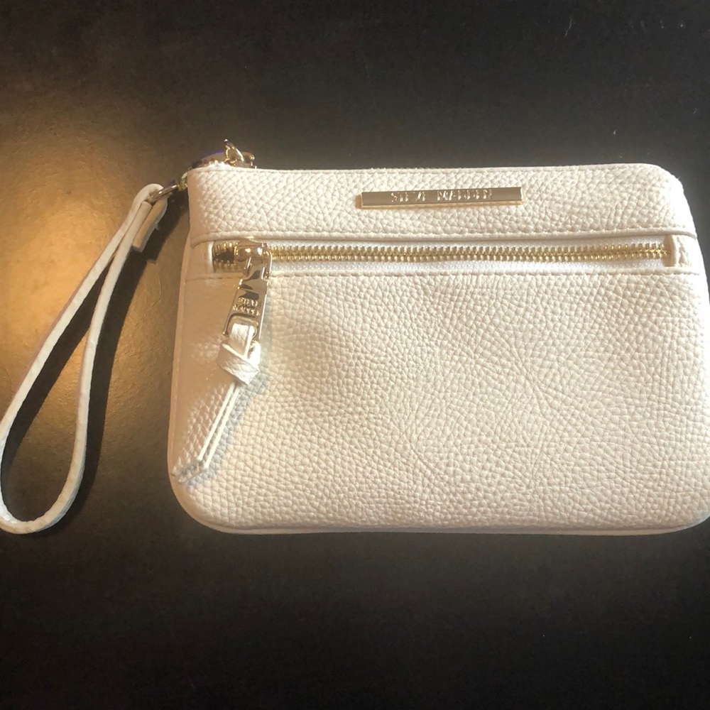 Steve Madden white wristlet